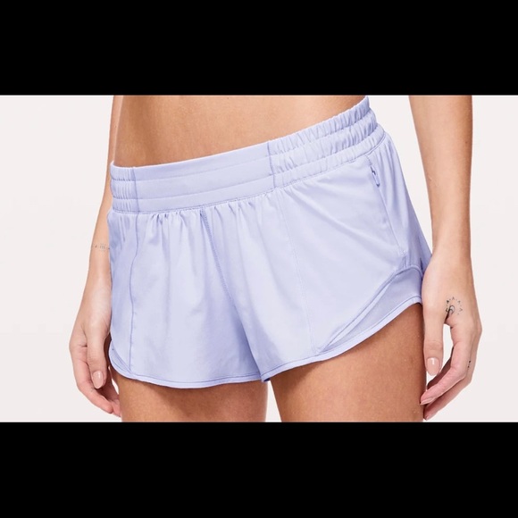 lululemon athletica Pants - Lululemon Hotty Hot Short II 2.5” in Serene Blue (Size 4 Regular)